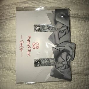 never worn before boot clips